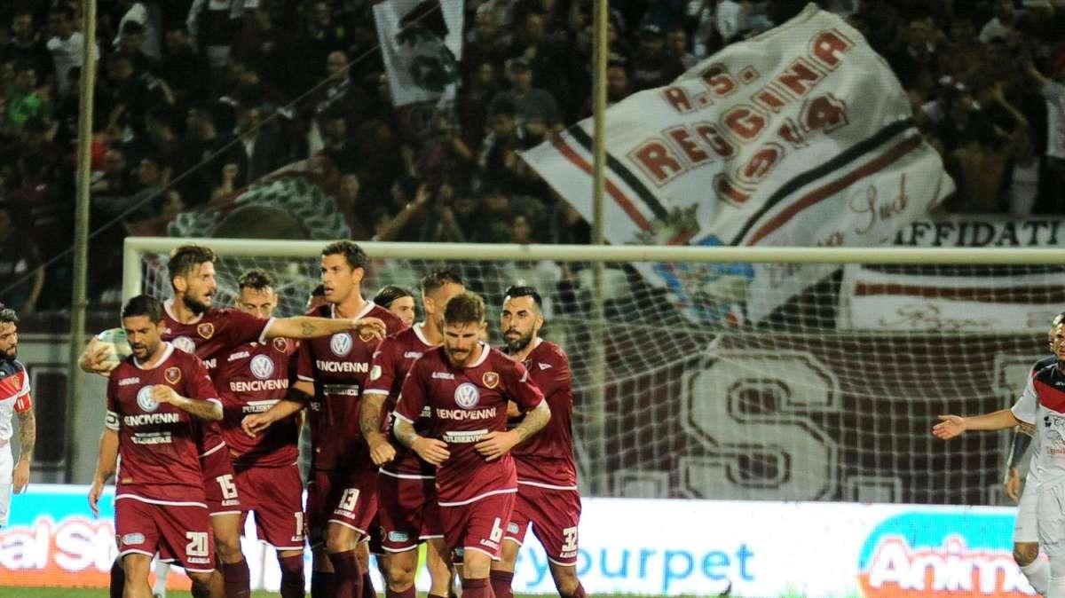CdS - Reggina sale con Canotto Pippo dentro