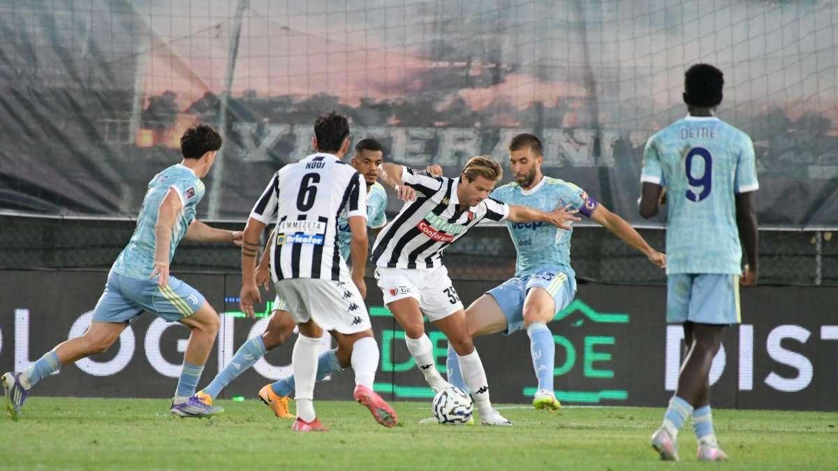 Ascoli, che rivoluzione! Da campo di conquista a fortino imbattuto: il Picchio vola in campionato e Coppa Italia