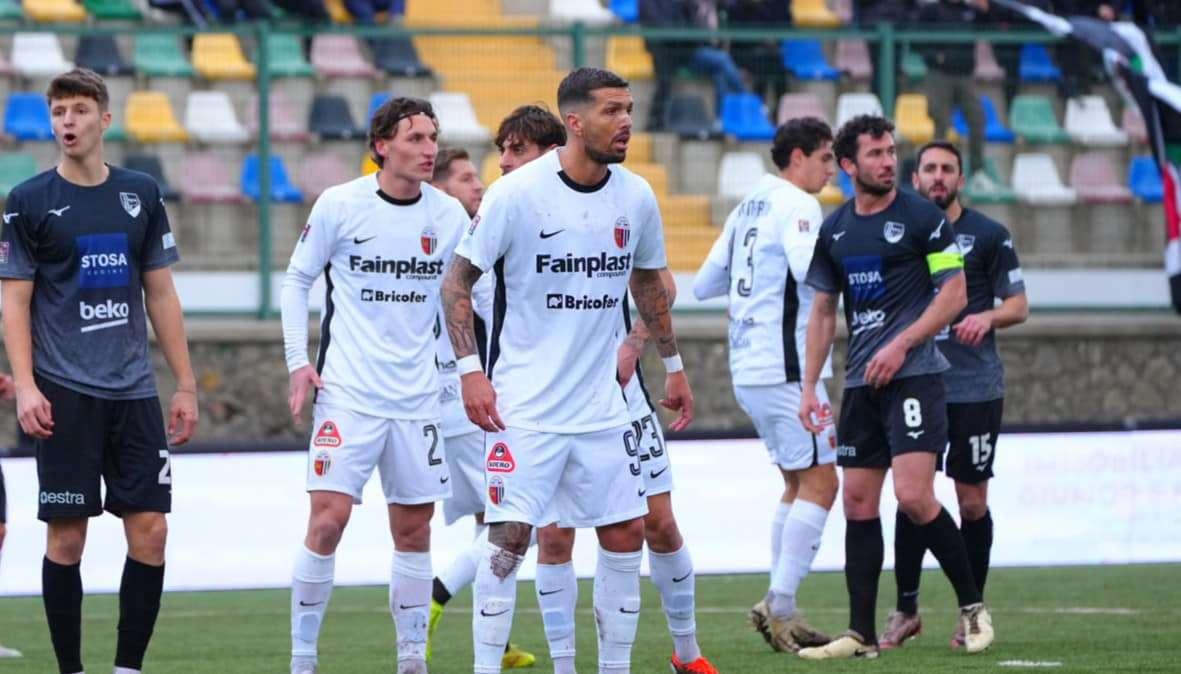 CorrAdriatico - Ascoli a sostegno dei tifosi ma Forte contestato