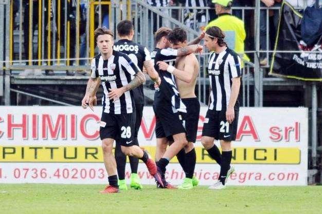 Ascoli a metà classifica, ora continuità