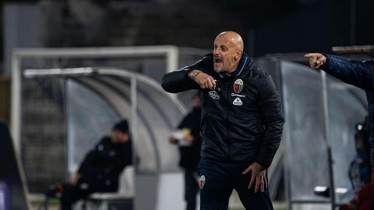 Pianese-Ascoli 1-1, Di Carlo: "Pareggio giusto ma loro gol irregolare"
