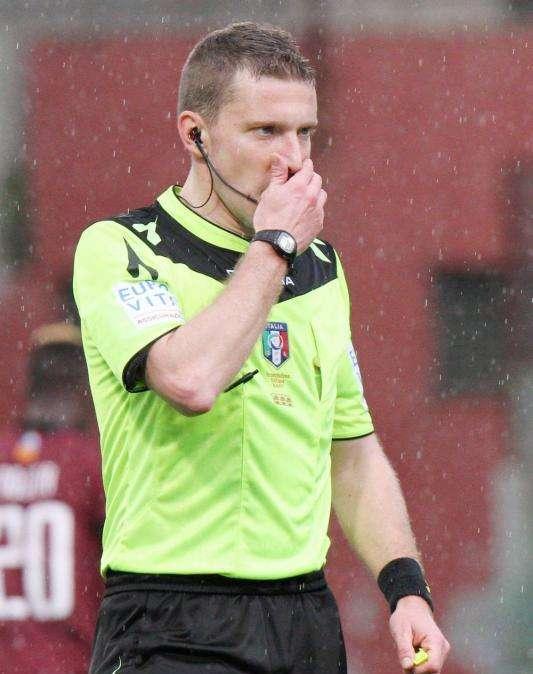 Serra l'arbitro di Latina-Ascoli