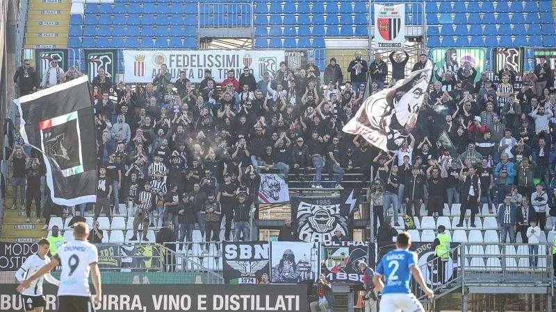 CorrAdriatico - L'onda bianconera è pronta a invadere lo stadio Durso