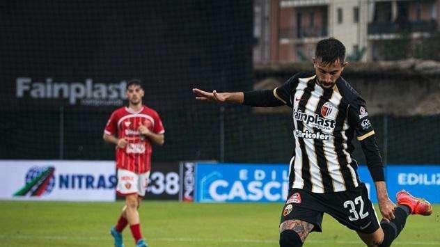 Vittoria buttata via: Corazza torna al gol, Tremolada finalmente decisivo