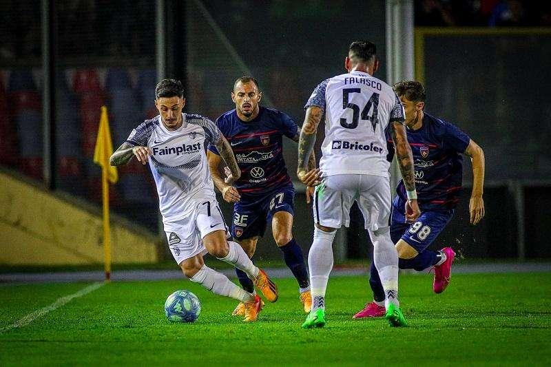 Ascoli, Falasco delude. Avventura in bianconero al capolinea?