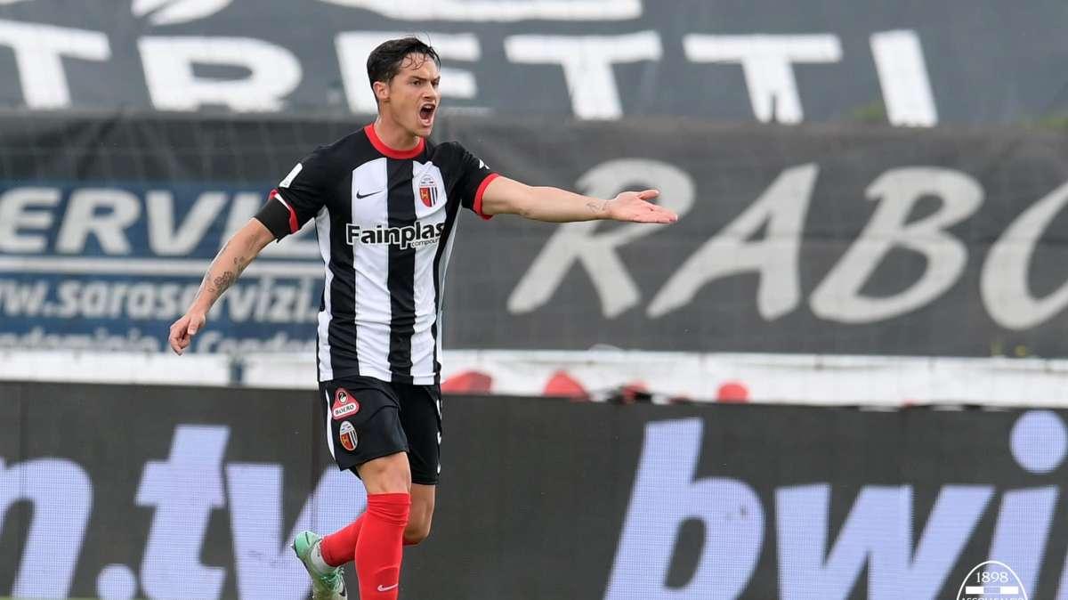 Mantovani: "Trattativa col Bari mentre ero in ritiro con l'Ascoli, opportunità da sfruttare"