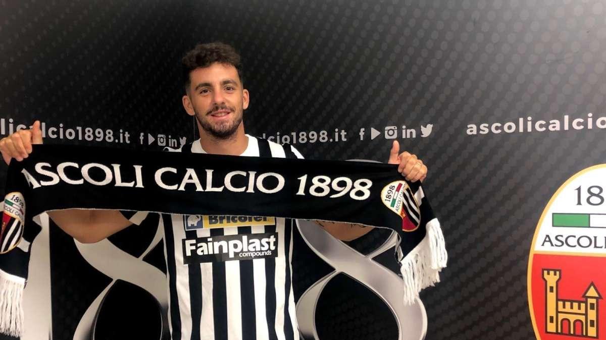 Caligara il migliore, difesa troppo ingenua.