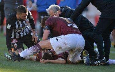 CdS - Attimi di paura per Dziczek: ambulanza in campo in Ascoli-Salernitana