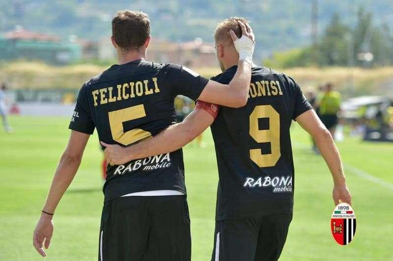 Ascoli, 24 convocati per la sfida con Crotone