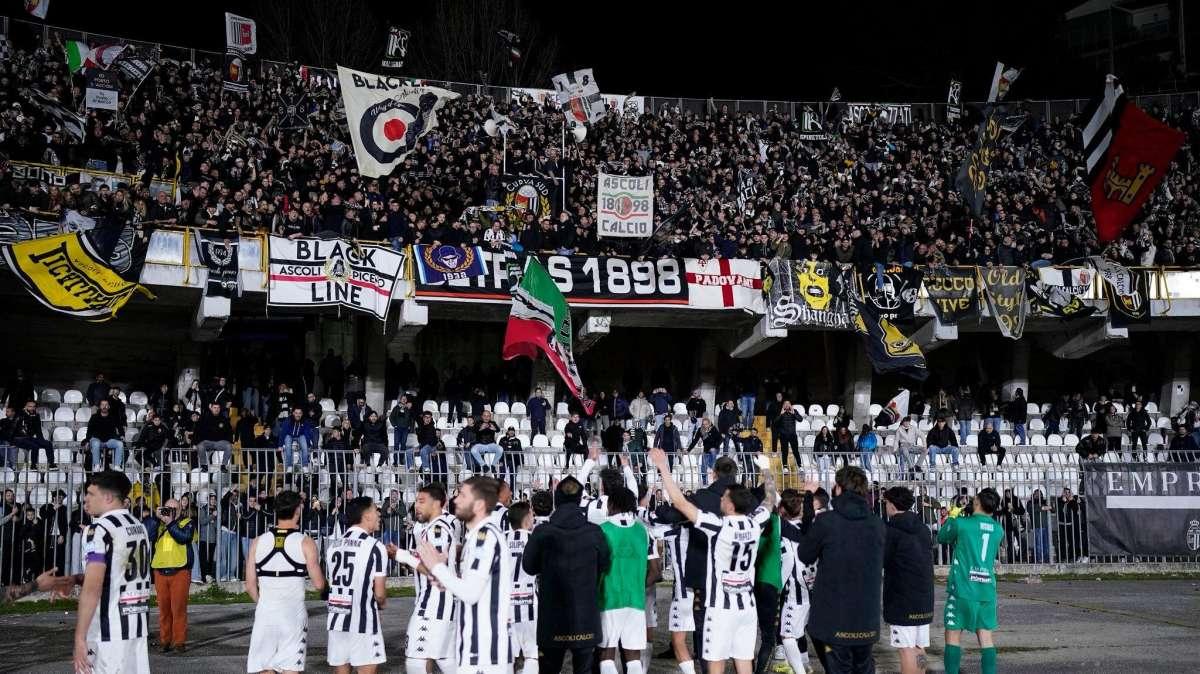 Ascoli, rimonta incredibile ma non basta: il retroscena che ha consegnato il titolo all’Arezzo