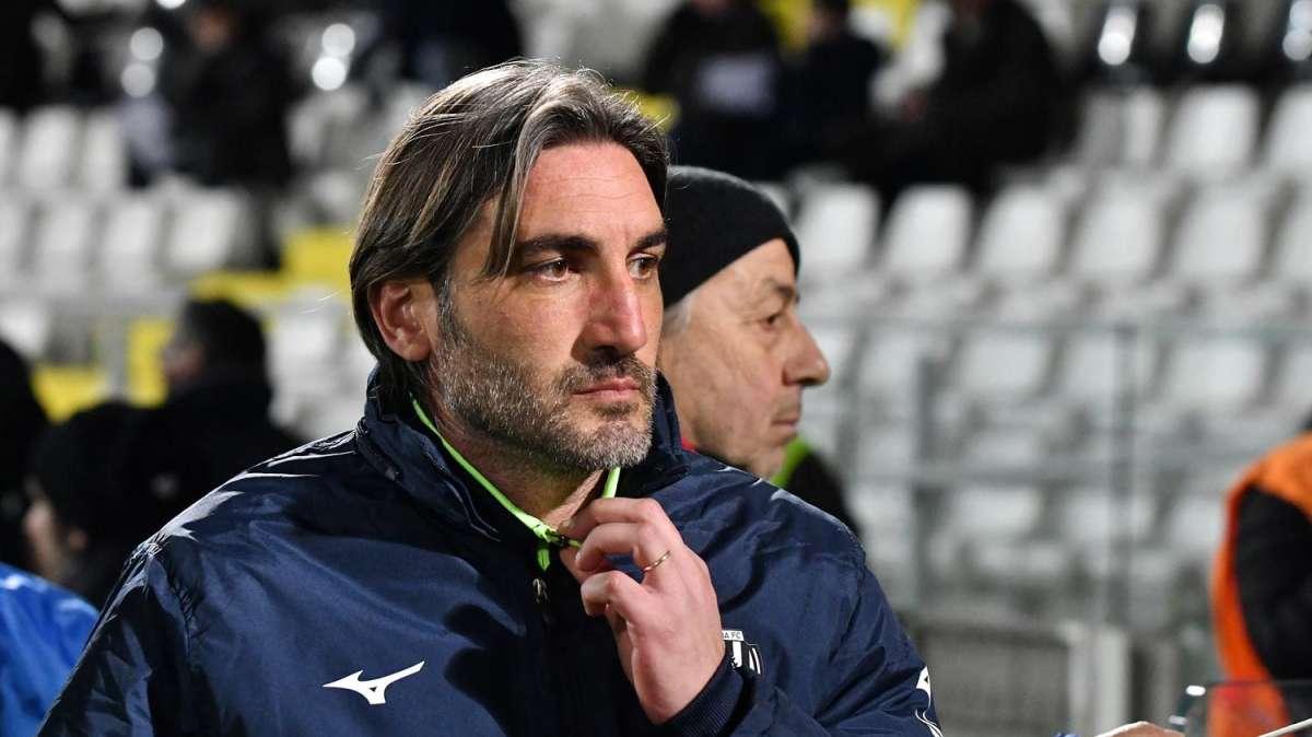 Serie B - Crotone, ufficiale l'arrivo di Modesto 