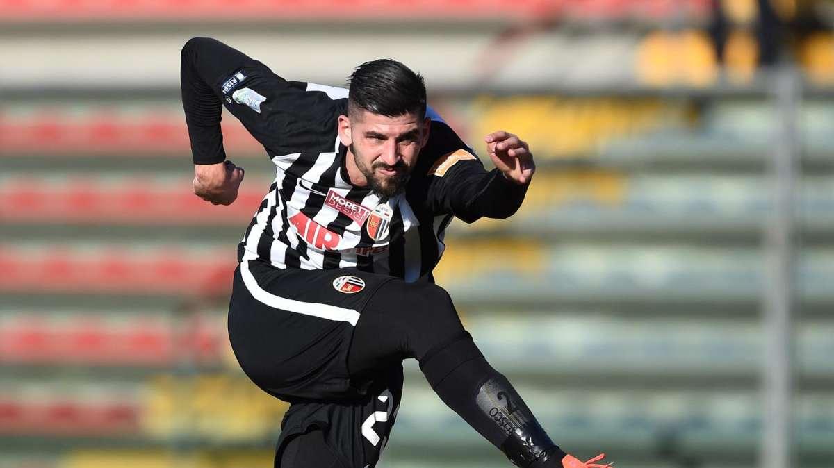 Ascoli-Brescia, le pagelle - È sempre il capitano ad indicare la rotta.
