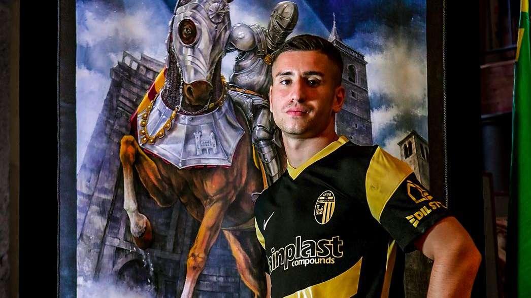 Ascoli, Giacomo Manzari svela un'altra maglia per la stagione 2023/24 | FOTO
