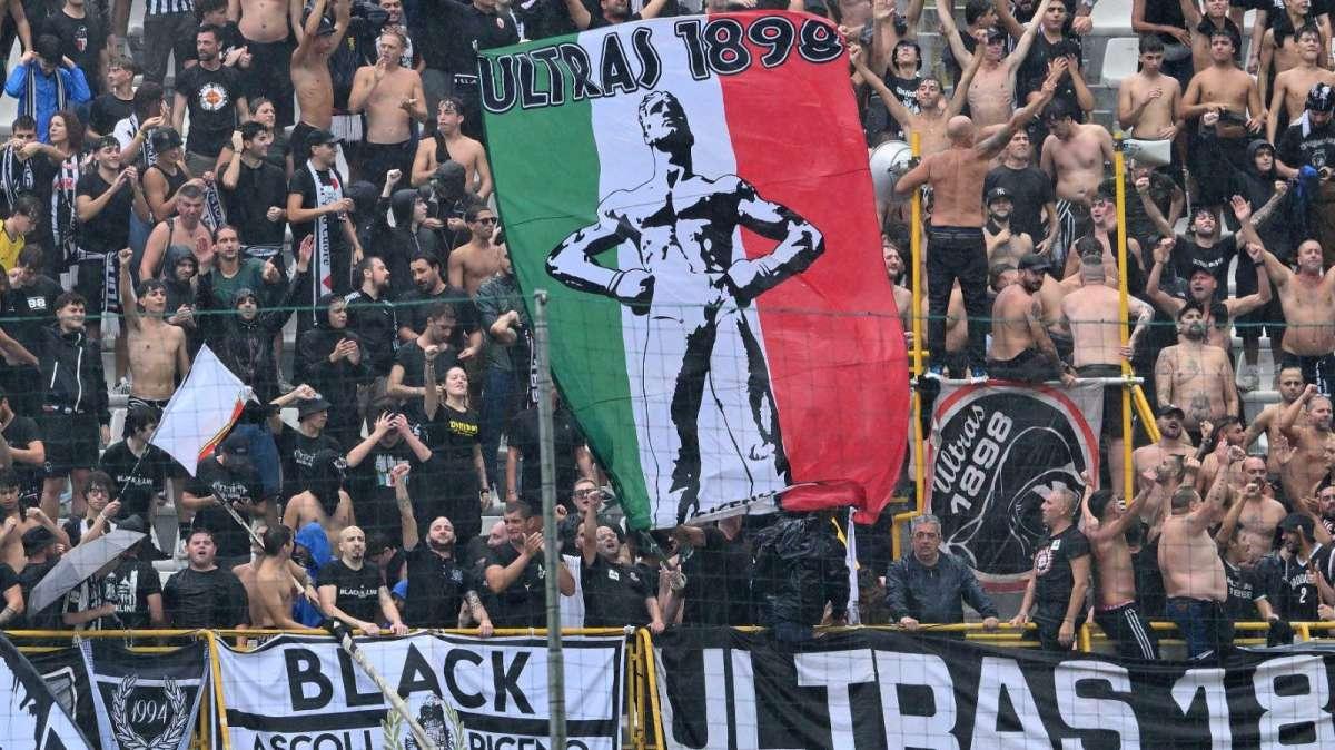Ascoli, il Del Duca si prepara a esplodere: cresce l’attesa per i playoff bianconeri