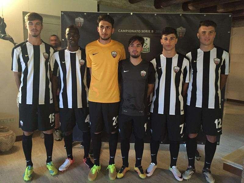 Presentazione delle nuove maglie per la stagione 2016/17