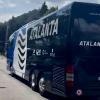 L'Atalanta è arrivata a Clusone: il pullman nerazzurro accolto dai tifosi