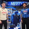 Gaetano ed Éderson abbracciano i tifosi all'Atalanta Store