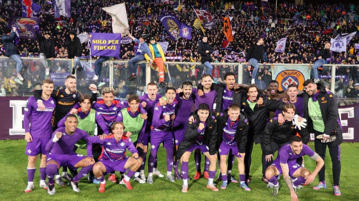 Firenze si prepara all'invasione di Siviglia, la Fiorentina va in semifinale soffrendo