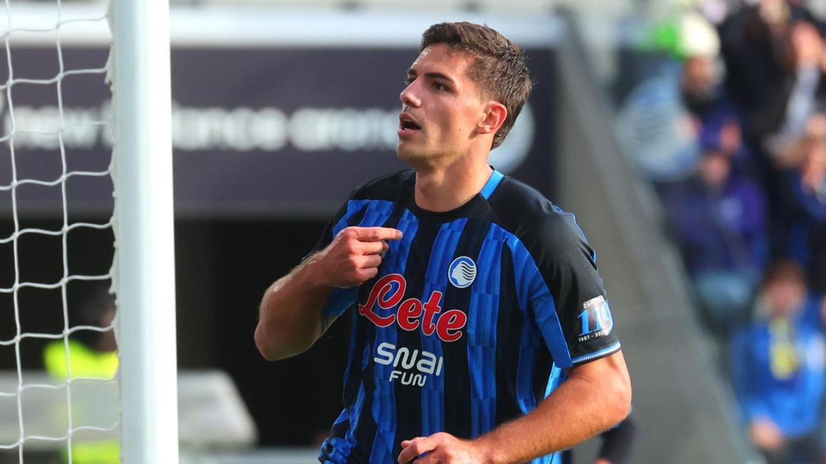 Krstović unico nove, difesa inventata: l'emergenza di Sarri