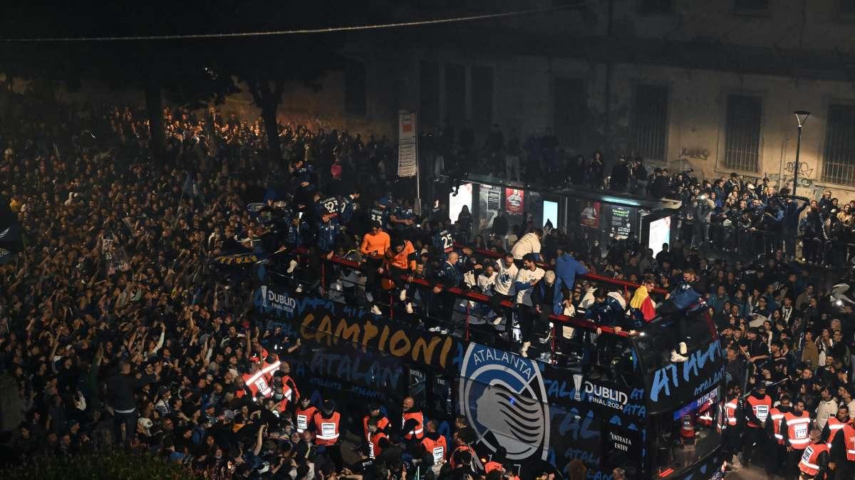 Bergamo nerazzurra, l'incredibile celebrazione dell'Atalanta per la vittoria dell'Europa League