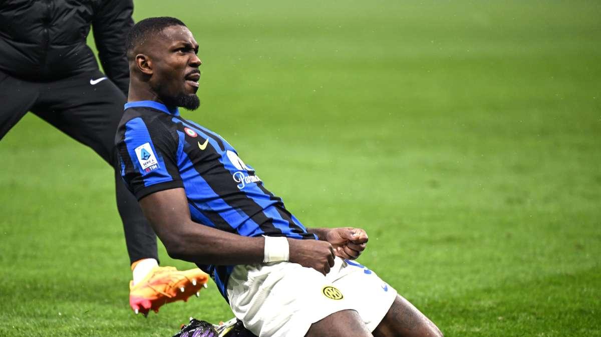 Scintille nel finale del derby: mani in faccia e due rossi. Espulsi Theo Hernandez e Dumfries