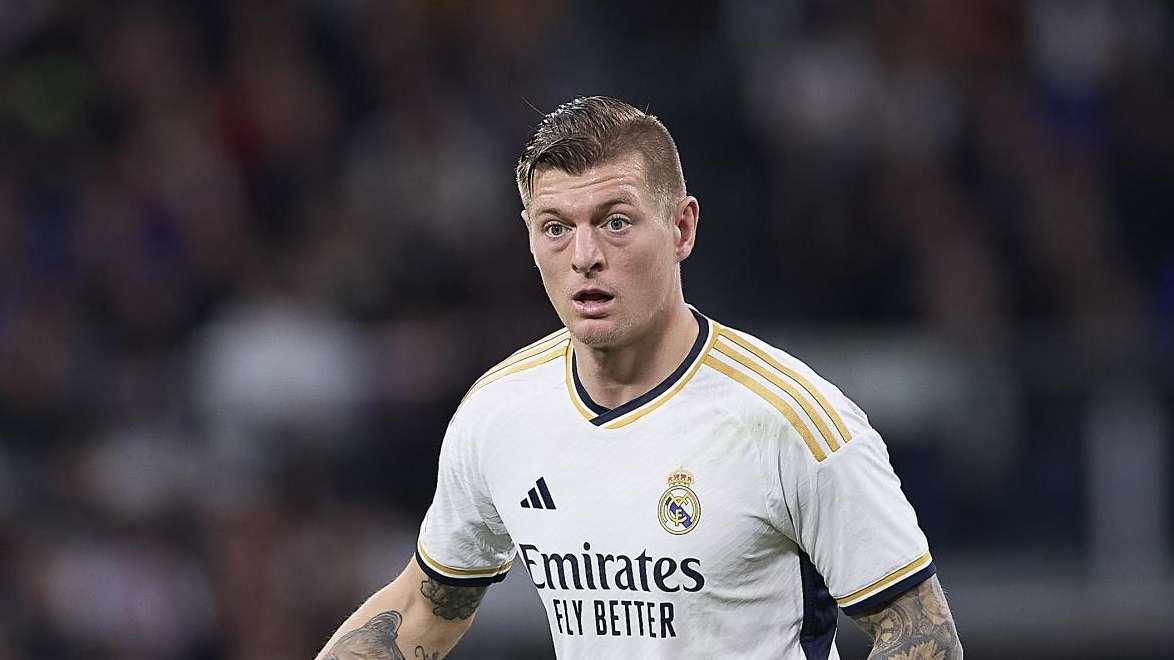 Supercoppa da incubo per Kroos: il pubblico arabo lo fischia a ogni pallone. Ecco perché