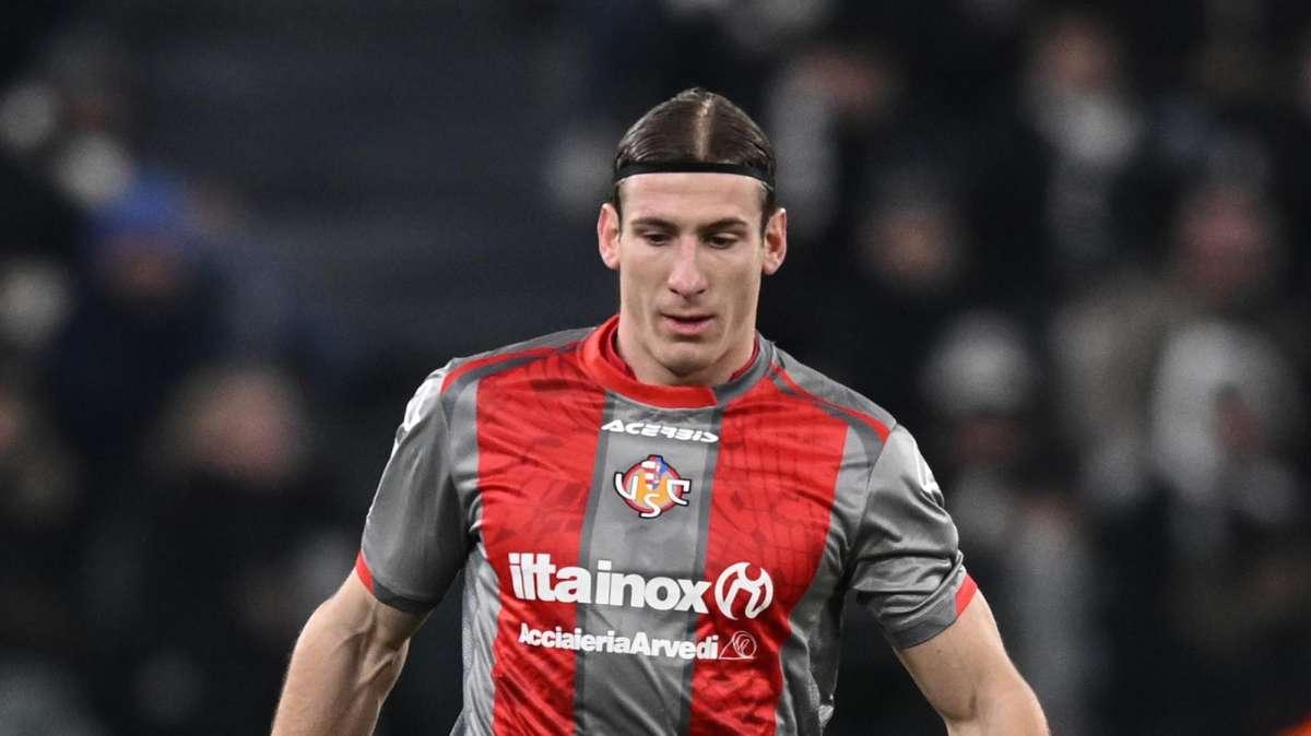 Cremonese, Baschirotto: "Serve una spinta in più per il finale. Ritrovo Nikola: a Lecce bellissimi ricordi, ma oggi non farò sconti"