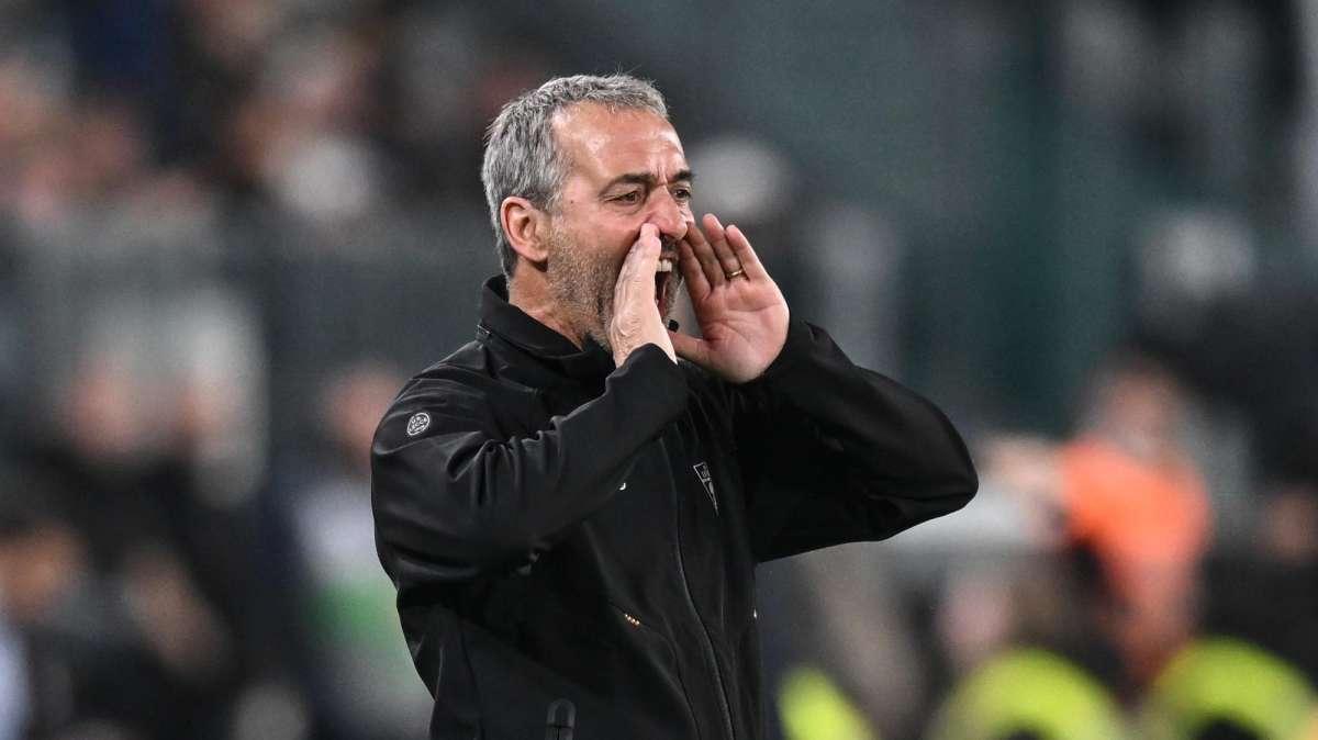 Lecce, finale incandescente: fischi e cori contro, la Curva respinge la squadra