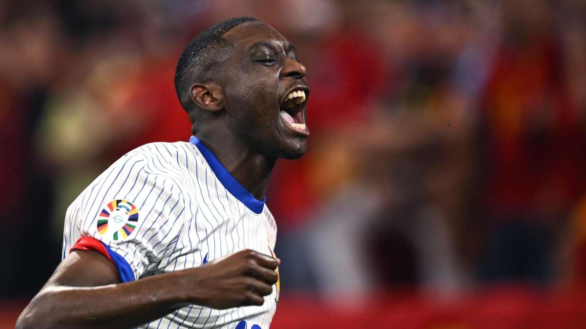 Troppi prestiti per il PSG, Kolo Muani in stallo: cosa dicono le regole FIFA