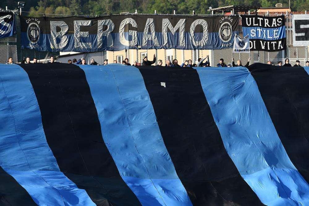 Dalla Curva della Dea, ecco il caloroso saluto degli 8mila nerazzurri al Gewiss Stadium