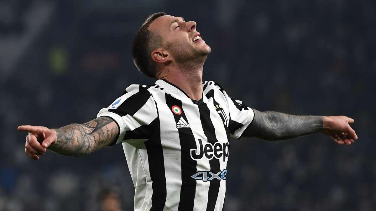 Juventus, ancora niente rinnovo per Bernardeschi: Inter e Milan osservano la situazione