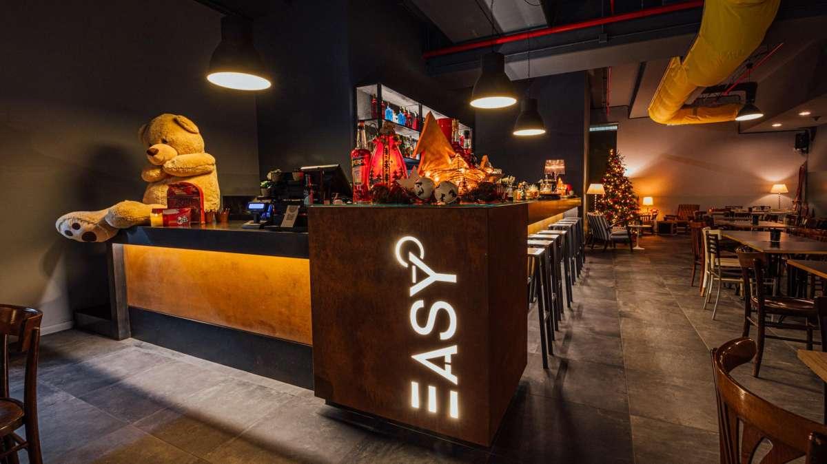 Un Venerdì EASY, ma non troppo... FridayNight con dj set, presso la suggestiva location a Capriate SG. 