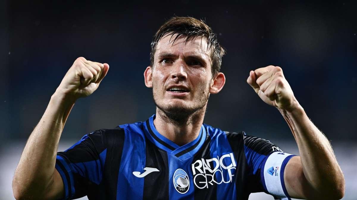 De Roon contro la FIFA, fotomontaggio con la fascia vietata: "OneLove per questa vittoria"