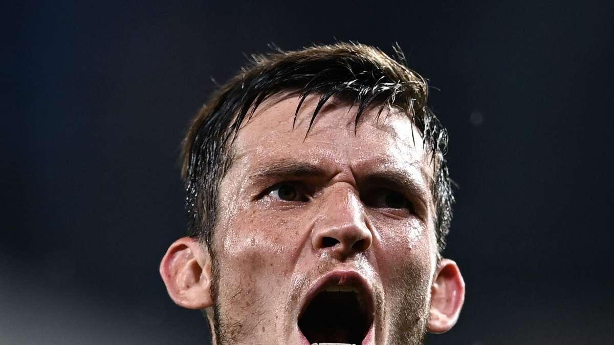 De Roon "vendica" il Feyenoord, dito medio e provocazione: "Quando sei di Rotterdam e batti la Roma"