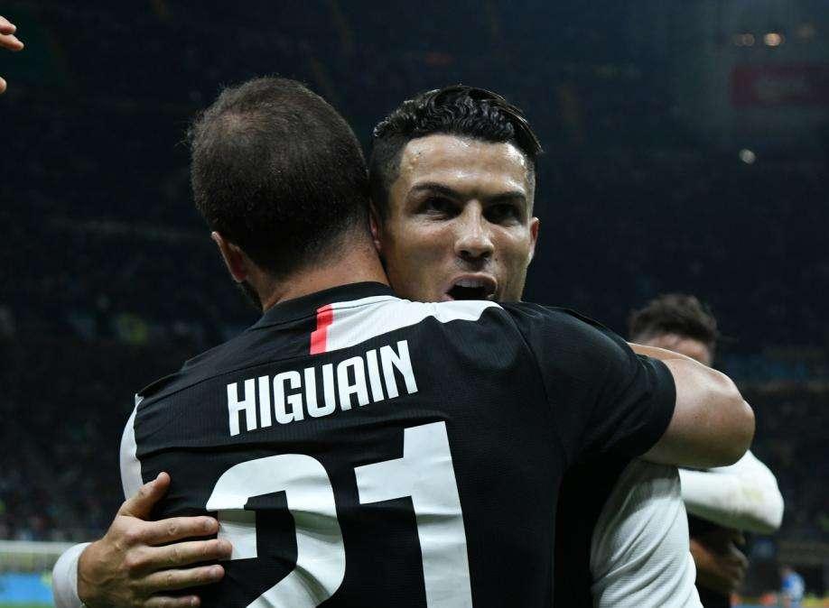 Prime pagine - "Juve, sorpasso in HD", "Sarri al potere"