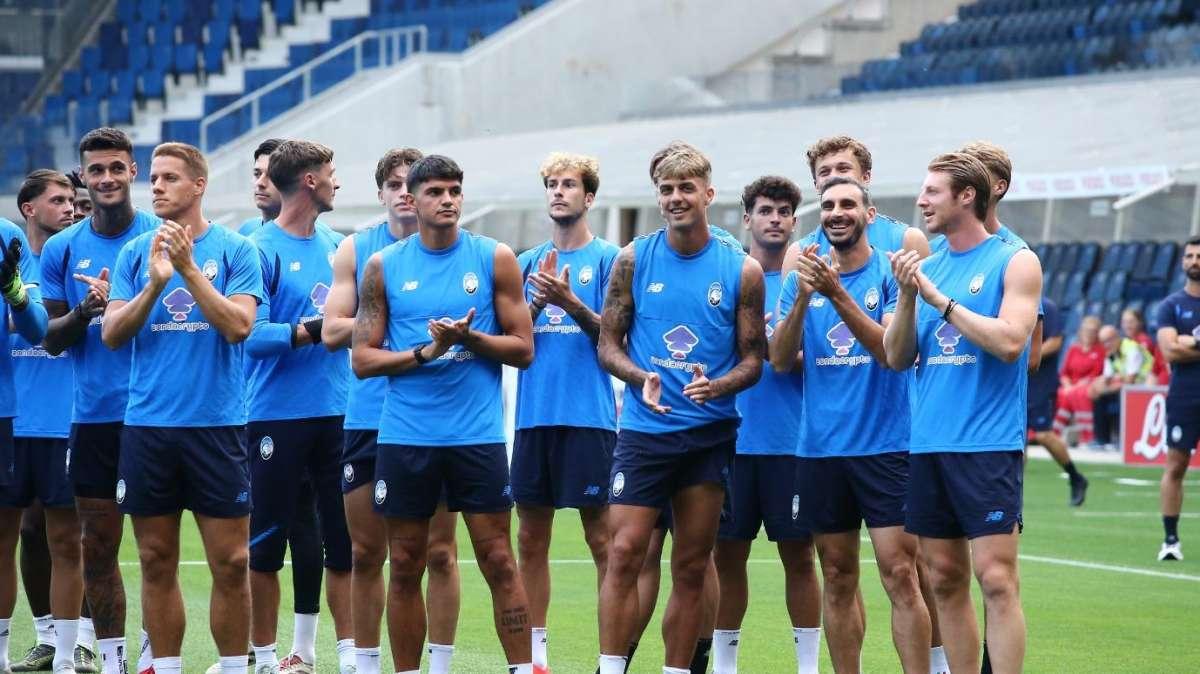 Atalanta, abbraccio alla “New Balance Arena”: Percassi, Juric e de Roon caricano i tifosi