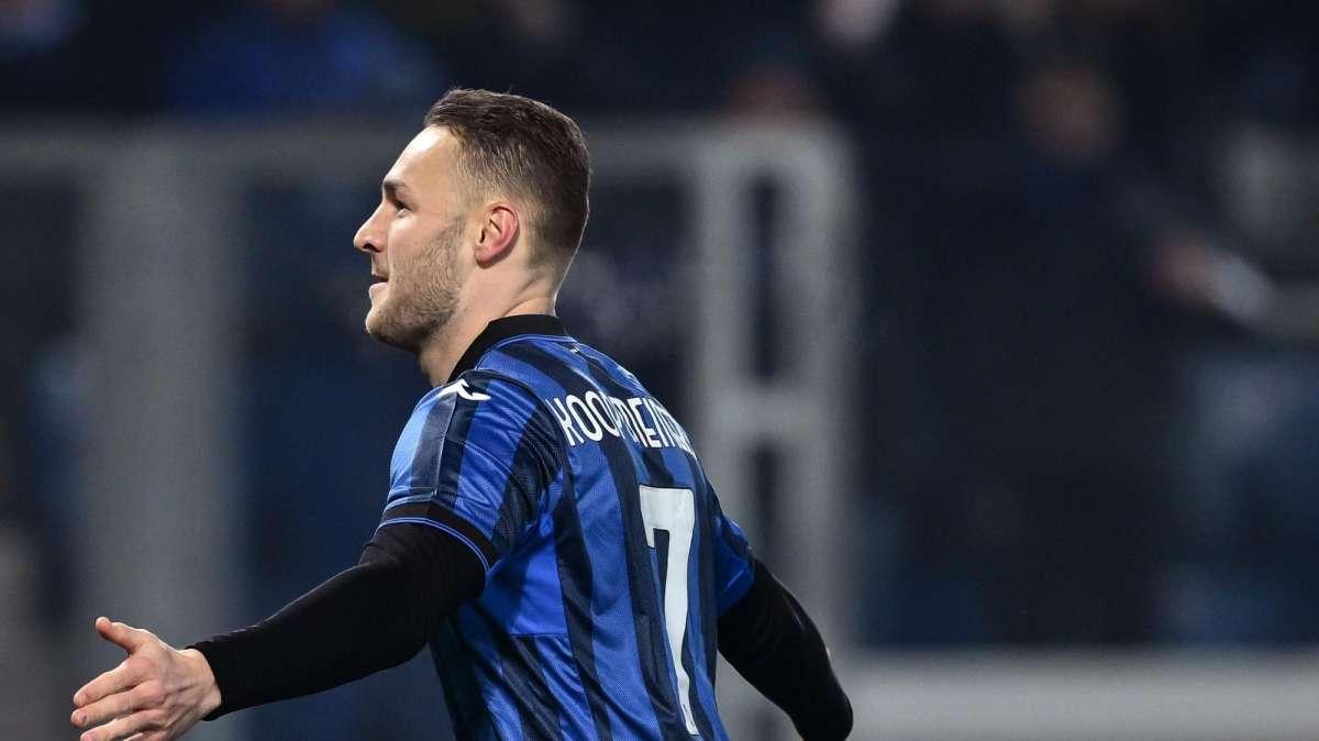 Ossessione Koopmeiners, la Juve ci pensa ogni giorno: il futuro dai piedi dell'olandese per Giuntoli