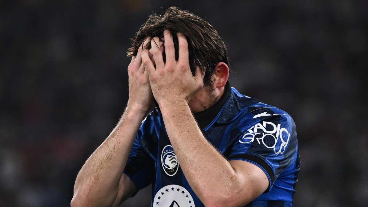 De Roon ai tifosi: "Sto vivendo un incubo, starò vicino ai compagni. Forza Atalanta"