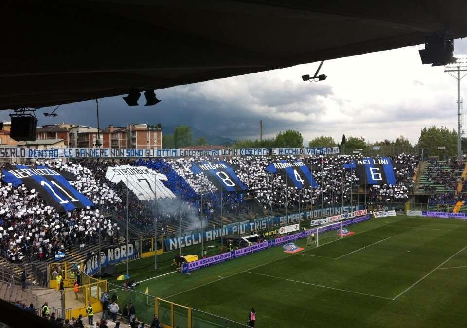 La Dea in Rosa - Spettacolo sugli spalti, Ko nerazzurro in campo
