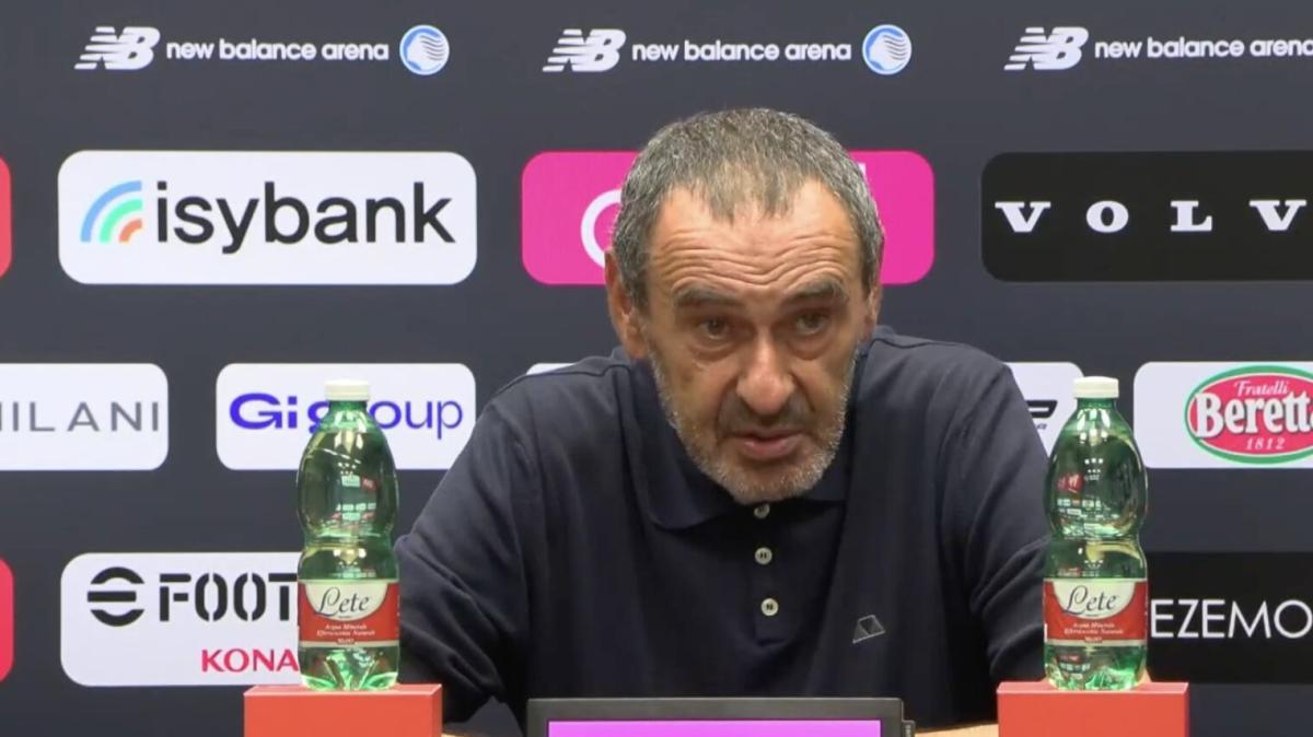 Sarri in conferenza: "Ce la possiamo fare, senza nessun timore. I miei ragazzi? Li vedo pensanti..."