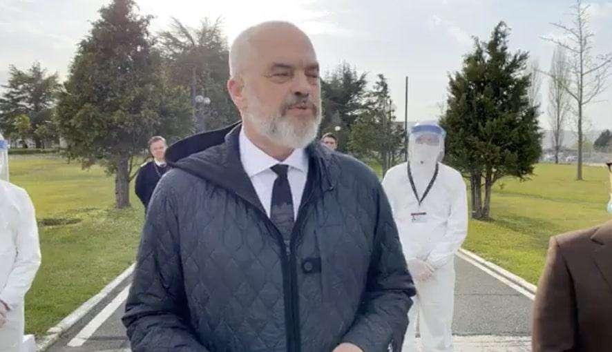 Coronavirus. Albania, arrivati i 30 medici e infermieri in Italia. Il Premier Rama: "Siamo tutti italiani" e il benvenuto di A. Fontana