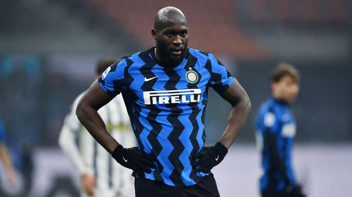 Scontro verbale e fisico tra Ibra e Lukaku! Il belga è una furia, servono i compagni per dividerli