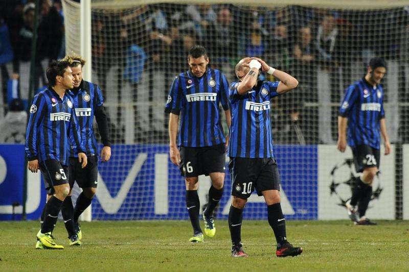 Lo sconforto dei giocatori dell'Inter dopo la sfida col Marsiglia.