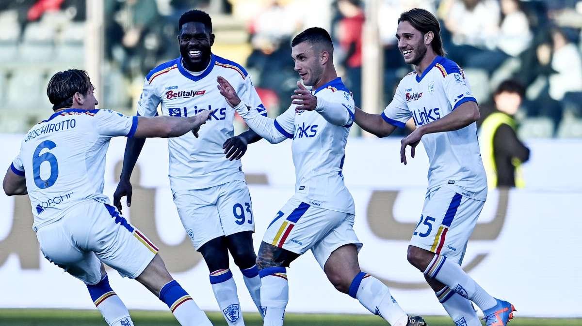 Cremonese-Lecce 0-2, le pagelle: Baschirotto ancora super, Ballardini: Roma lontano ricordo