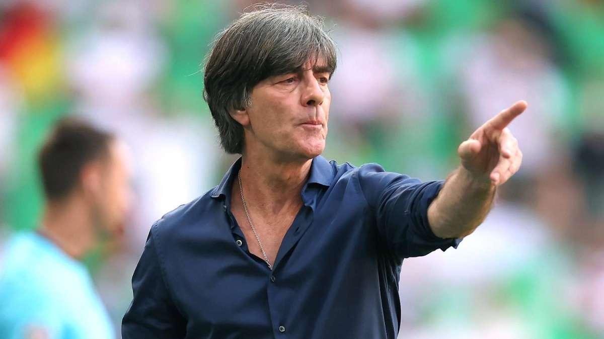 Gosens uomo del momento, anche Low lo elogia: "Ragazzo molto positivo"