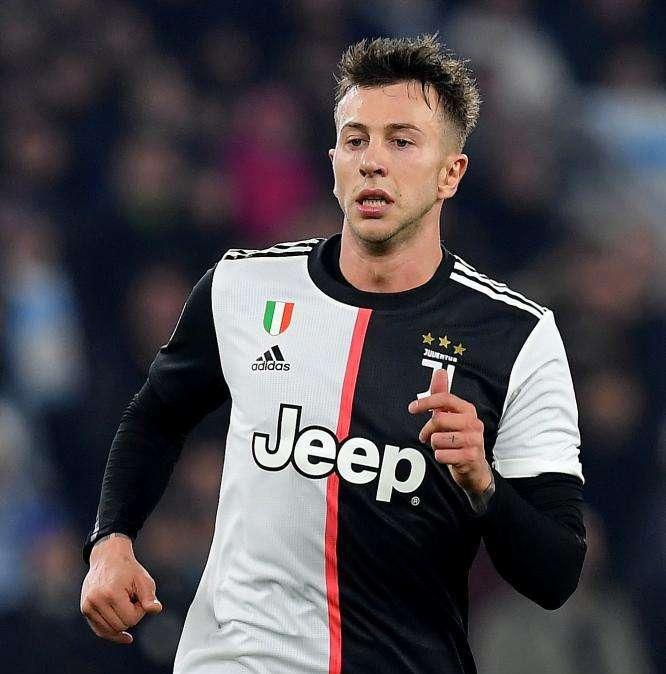 Juve, Barça offre Rakitic più 10 milioni per Bernardeschi. No di Paratici