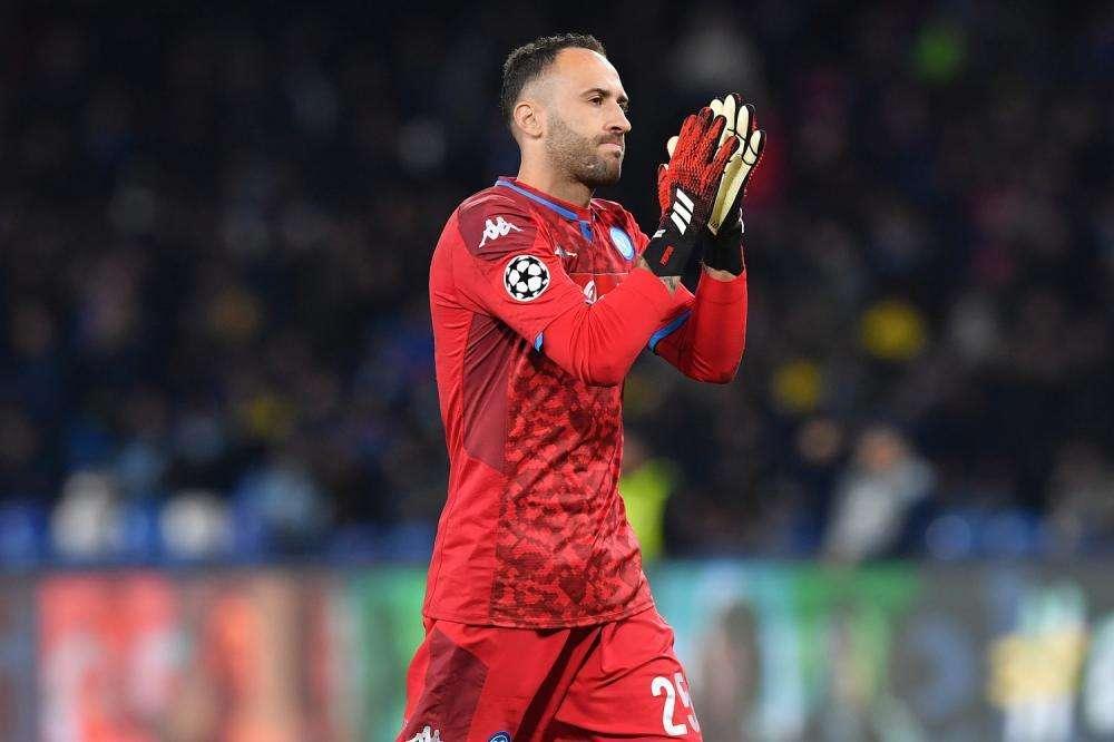 Atalanta-Napoli, per Ospina brutta ferita all'arcata sopraccigliare: al 30esimo entra Meret