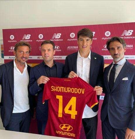 UFFICIALE: Roma, dal Genoa arriva l'attaccante uzbeko Eldor Shomurodov