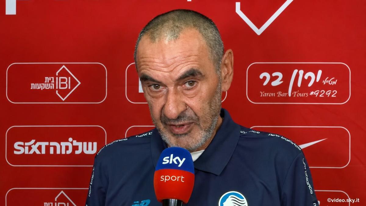 Sarri lancia il messaggio al mercato: "Qualcosina me l'aspetto"