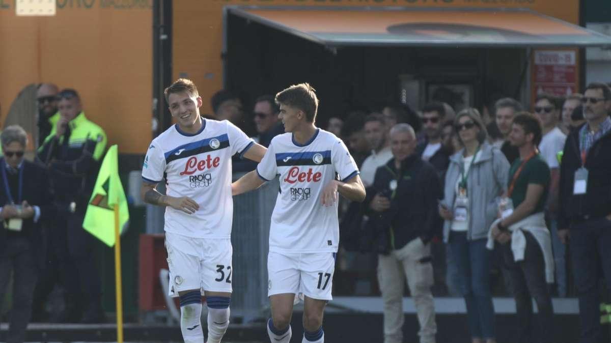 Pasticcio di Candela, Retegui è un falco: pallonetto e 2-0 per l'Atalanta a Venezia